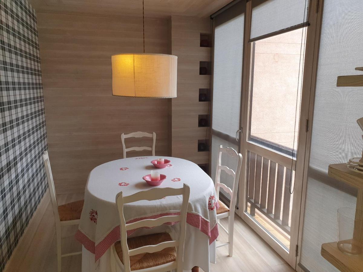 Apartamento Los Valles Jaca Exterior foto